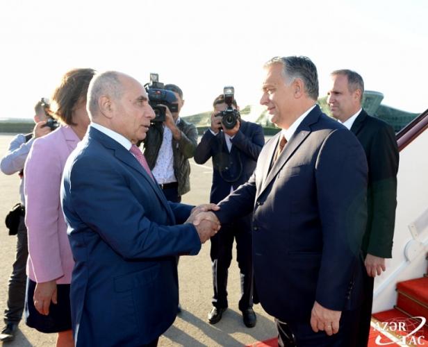 Премьер-министр Венгрии прибыл в Азербайджан