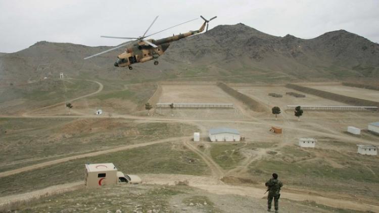 На севере Афганистана упал военный вертолет
