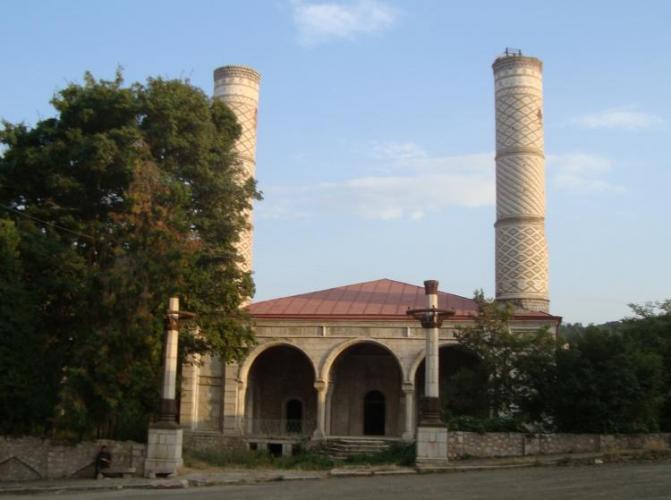 Мечети в Армении разрушаются, а реставрация началась с шушинской – И НЕ ЗАБУДЬТЕ О ХАЧКАРАХ В СЕЛЕ АРИНДЖ