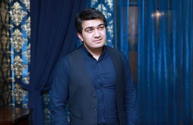 Азербайджанский певец переехал из столицы в район