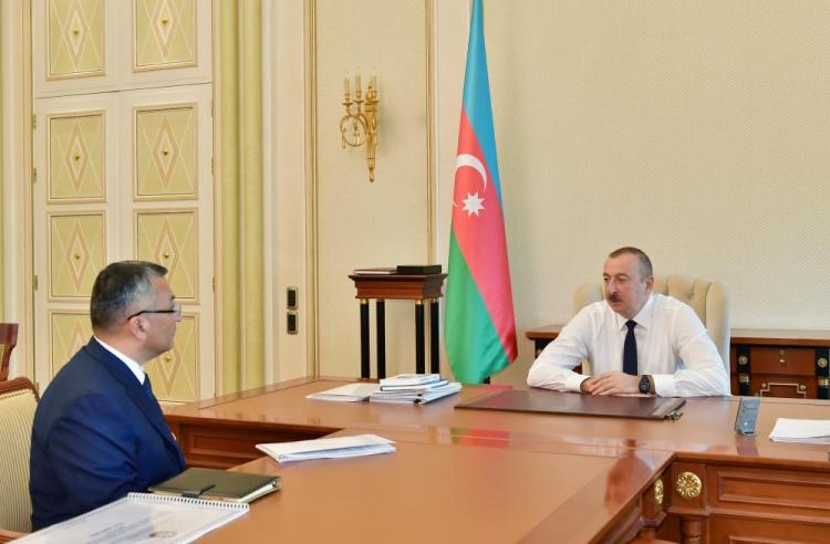 Ильхам Алиев принял председателя Госкомитета по делам беженцев и вынужденных переселенцев