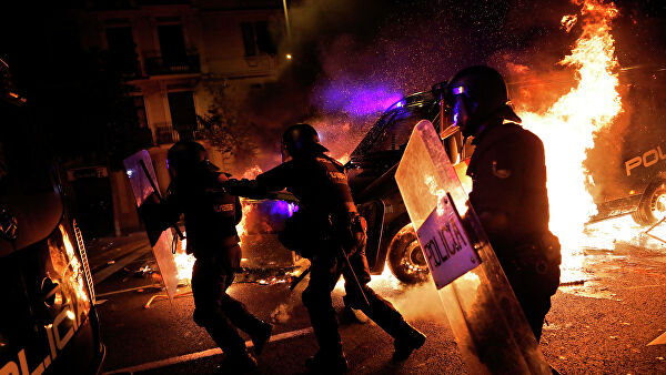 В Каталонии задержали около 20 человек в ходе протестов
