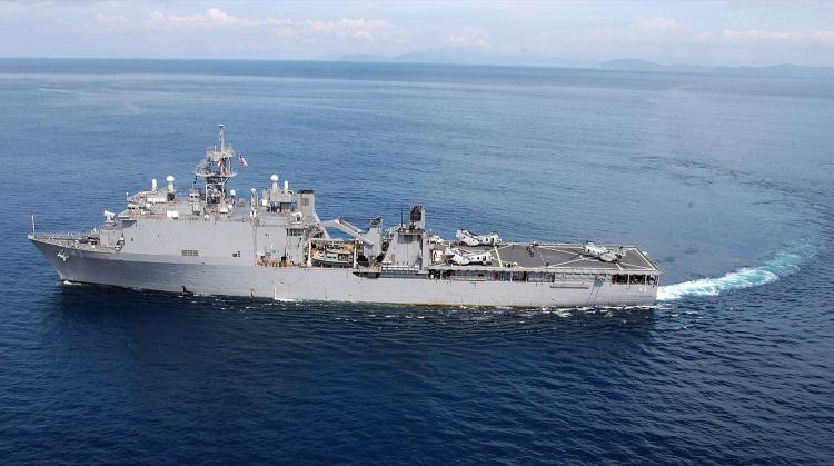 Корабль ВМС США оснастят первым боевым лазером