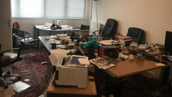 Во Франции разгромили редакцию армянского журнала 