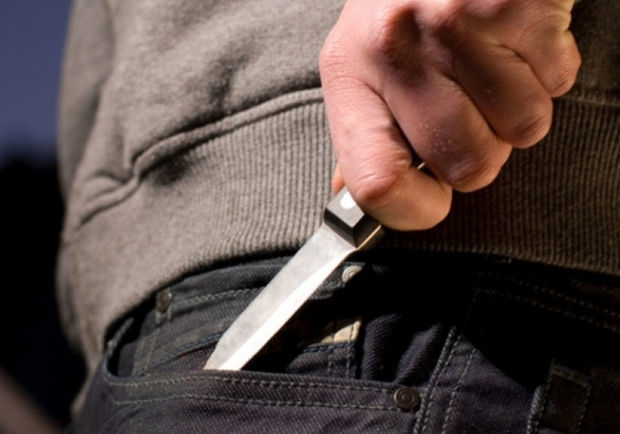 В Баку ранили ножом жителя Мингячевира