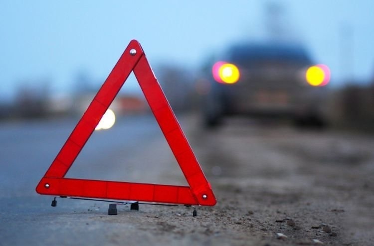 Тяжелое ДТП в Азербайджане: автомобиль перевернулся, есть погибший