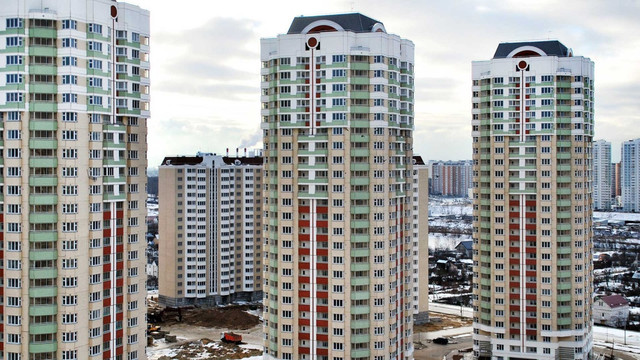 В Азербайджане еще 7 тыс. семей получат льготные квартиры


