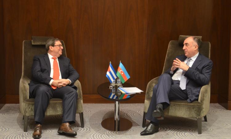 Эльмар Мамедъяров встретился с министром иностранных дел Кубы 