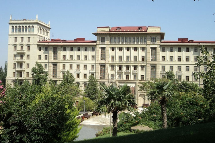 В Кабинете министров Азербайджана произошли увольнения