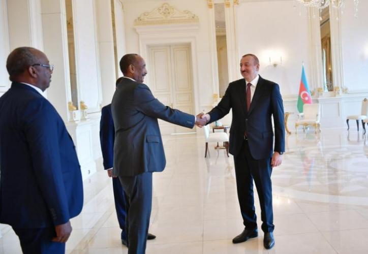 Ильхам Алиев встретился с председателем Переходного совета Судана - ОБНОВЛЕНО