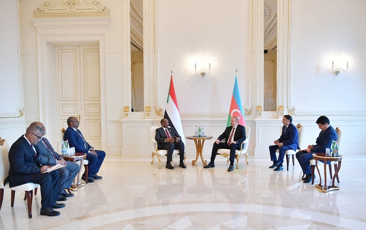 Ильхам Алиев встретился с президентом Судана