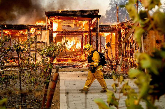 На севере Калифорнии из-за пожаров эвакуированы 180 тыс. человек
