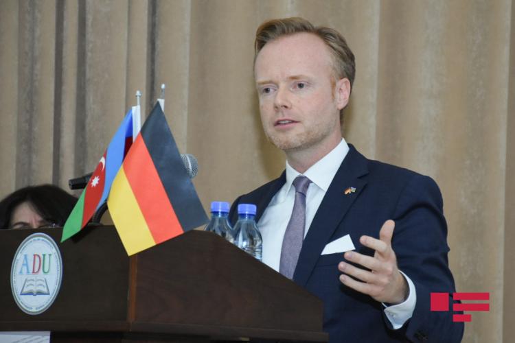 "Германия заинтересована в урегулировании нагорно-карабахского конфликта" - депутат Бундестага