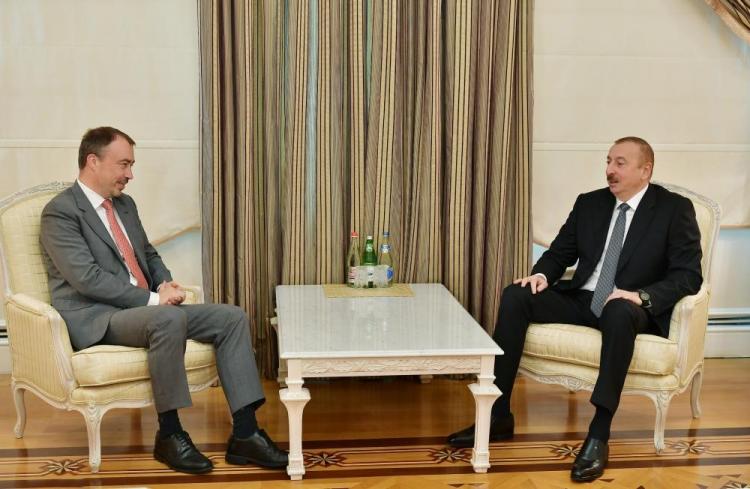 Ильхам Алиев принял делегацию во главе со спецпредставителем ЕС