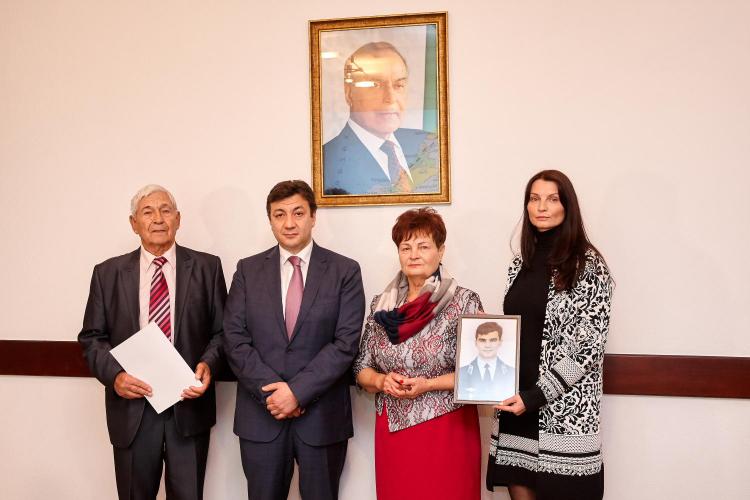 В Украине три семьи шехидов получили единовременную помощь - ФОТО
