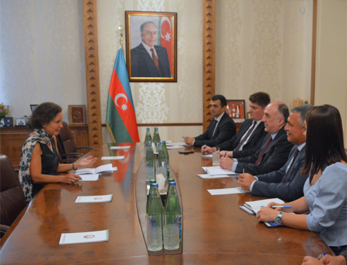 Глава МИД Азербайджана попрощался с послом Франции в Баку
