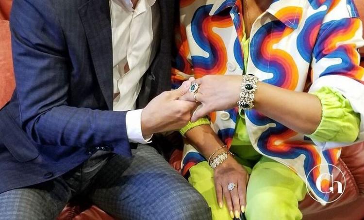 Народный артист Азербайджана подарил своей известной жене императорские украшения - ФОТО
