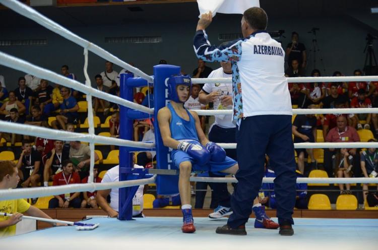 Азербайджанский боксер вышел в 1/8 финала чемпионата Европы
