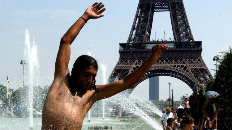 Летняя жара во Франции привела к смерти 1,5 тысячи человек
