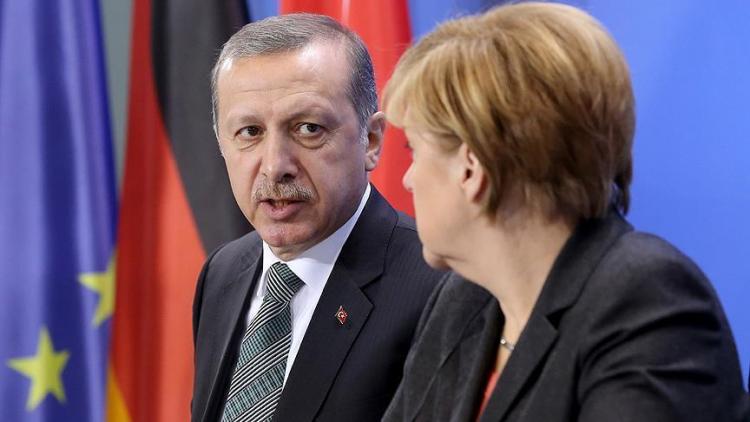 Эрдоган провел телефонный разговор с Меркель