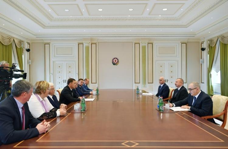Ильхам Алиев принял делегацию во главе с губернатором Свердловской области
 - ОБНОВЛЕНО