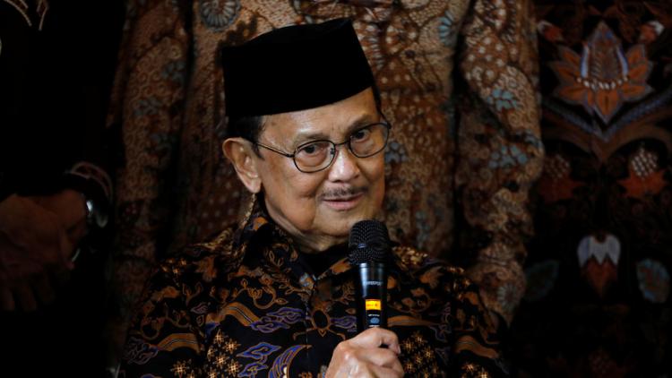 Скончался бывший президент Индонезии Юсуф Хабиби
