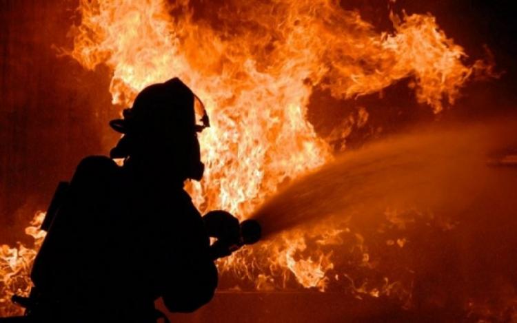 В Азербайджане произошел пожар в общежитии, эвакуированы 50 семей
