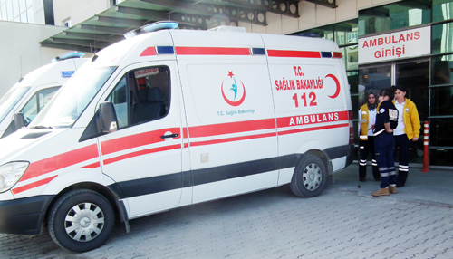 Четыре человека погибли при взрыве на трассе на юго-востоке Турции
