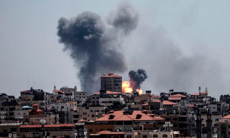 Израиль нанес удары по военной базе ХАМАС в секторе Газа
