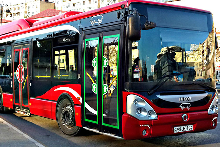 В Азербайджане определено новое требование к водителям автобусов

