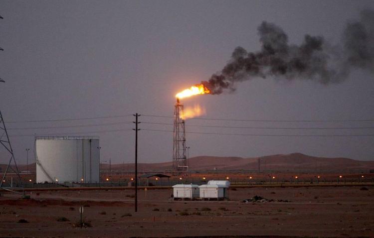 Хуситы взяли на себя ответственность за атаку на саудовские нефтяные объекты