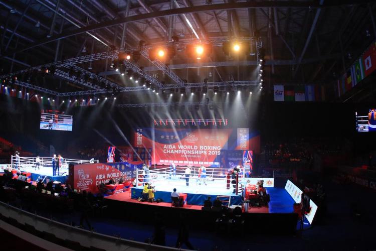 Азербайджанский боксер вышел в 1/8 финала ЧМ

