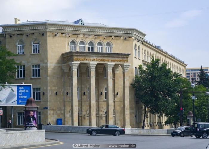 Уволен декан азербайджанского вуза