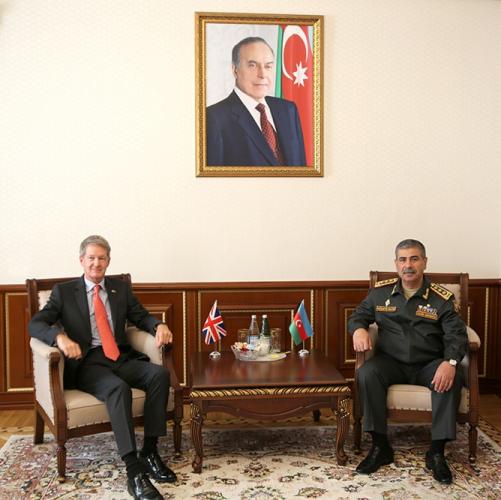 Закир Гасанов встретился с новоназначенным послом Великобритании в Азербайджане