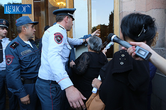 В Ереване матери военнослужащих проводят акцию протеста против Пашиняна