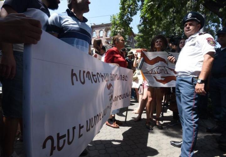 В Армении на золотоносном месторождении начались акции протеста