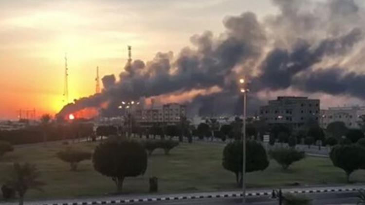 МИД Саудовской Аравии обвинил Иран в атаке на нефтяные объекты
