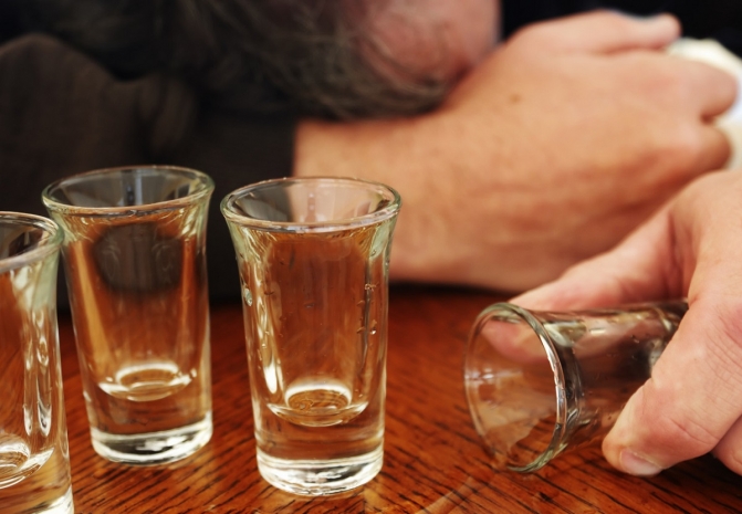 Алкоголь разрушает мозг даже после отказа от него