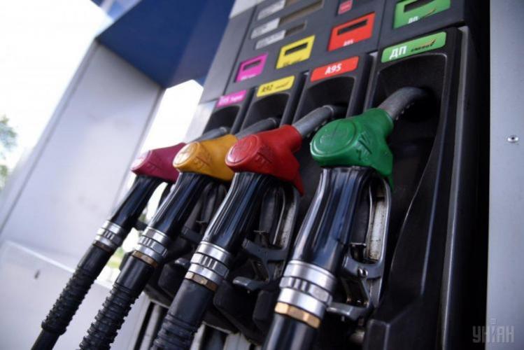 В Азербайджане возросло потребление бензина

