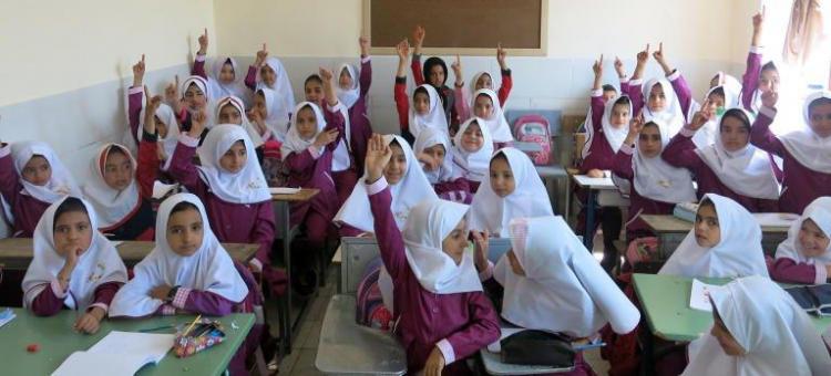 В средних школах Ирана начинается преподавание азербайджанского языка
