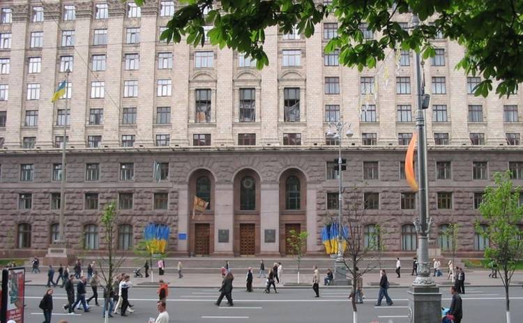 У депутата от партии Порошенко украли дорогие часы возле мэрии Киева