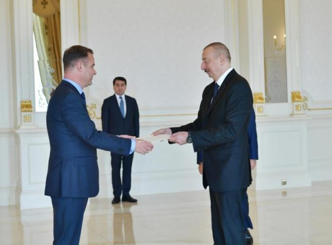 Ильхам Алиев принял верительные грамоты послов Франции, Хорватии и Литвы