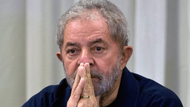 Экс-президенту Бразилии разрешат сидеть в тюрьме только по ночам