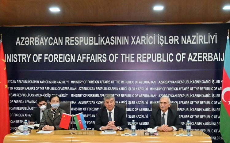 Китай передал Азербайджану медицинские средства для борьбы с COVID-19