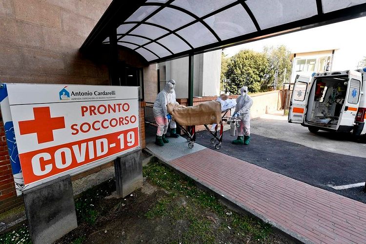 В Италии число жертв пандемии почти достигло 14 тыс.
