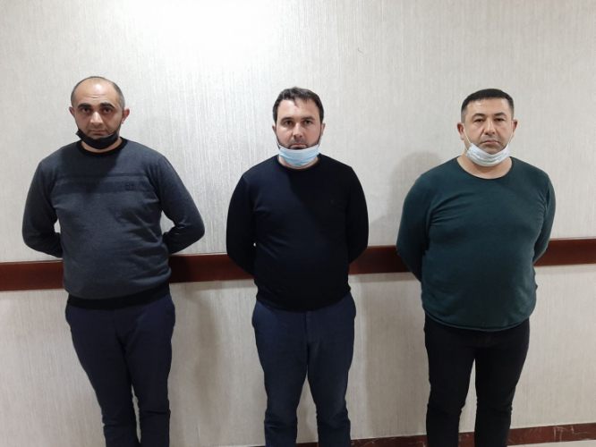 Полиция Баку задержала пользователей фальшивых пропусков - ФОТО
