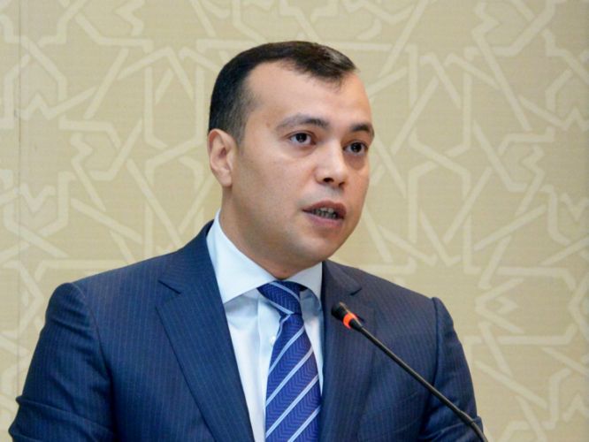 "Если один член семьи получает зарплату, другому единовременная выплата предоставляться не будет"