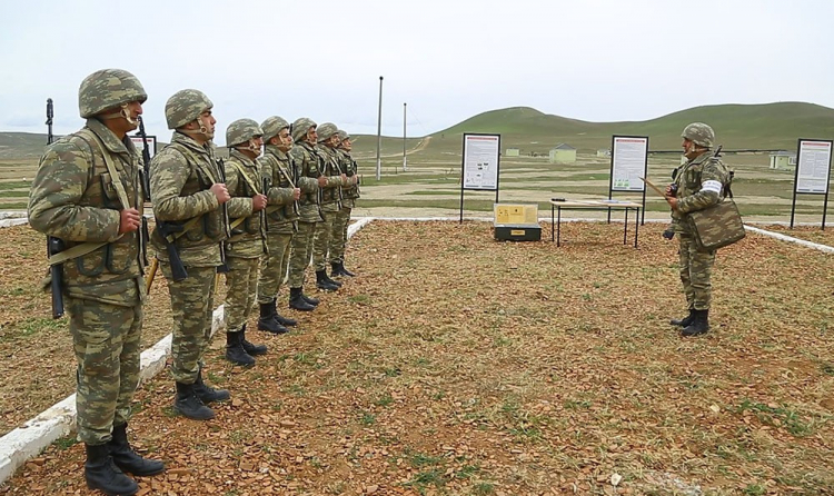 В мотострелковых подразделениях ВС Азербайджана проводятся занятия по огневой подготовке
 - ФОТО - ВИДЕО