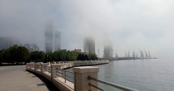 Завтра в Баку местами туман и изморось