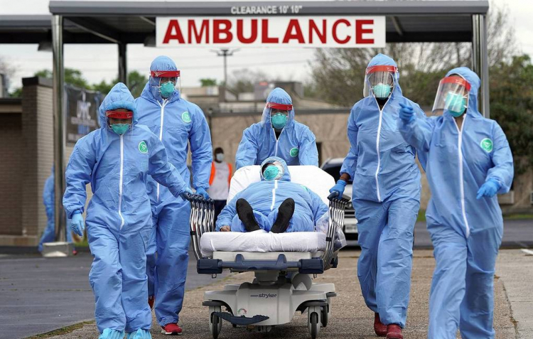 США обошли Италию и вышли на первое место по числу жертв пандемии